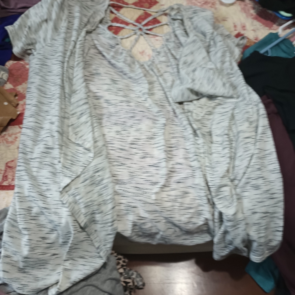 spider web back cardigan